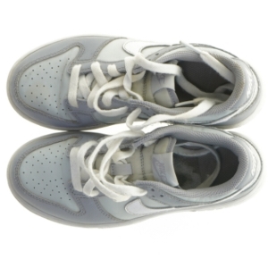 Brugte grå sneakers fra Nike (str. 33)