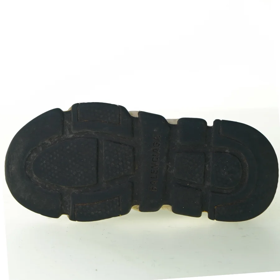 Sko fra Balenciaga (str. 27)