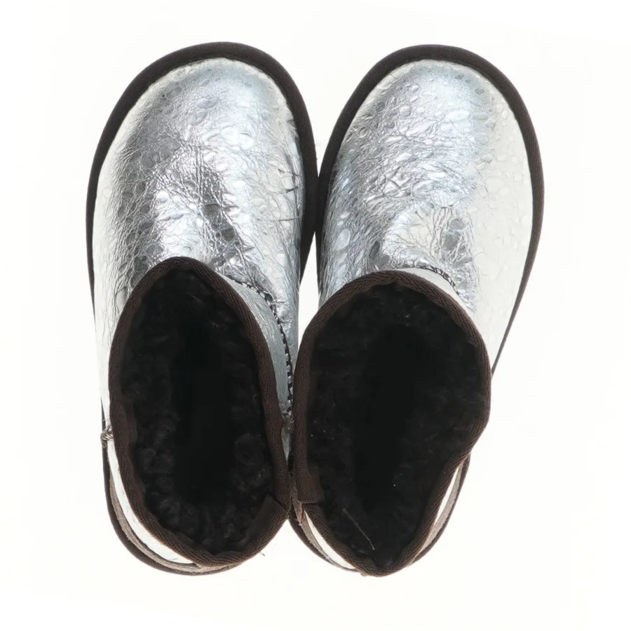Sølvfarvede støvler med pelsfor (str. fod 22 cm)