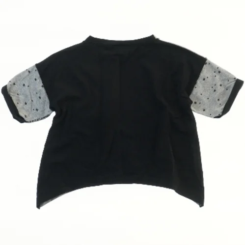T-shirt med stjernemønster fra Molo (str. 110)