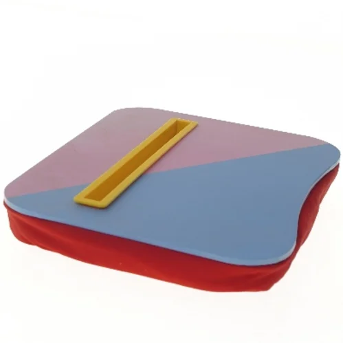 Farverigt skød skrivebord (str. 32x24 cm)