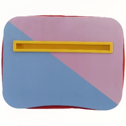 Farverigt skød skrivebord (str. 32x24 cm)