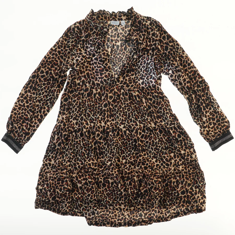 Kjole med leopardmønster fra Name It (str. 128)