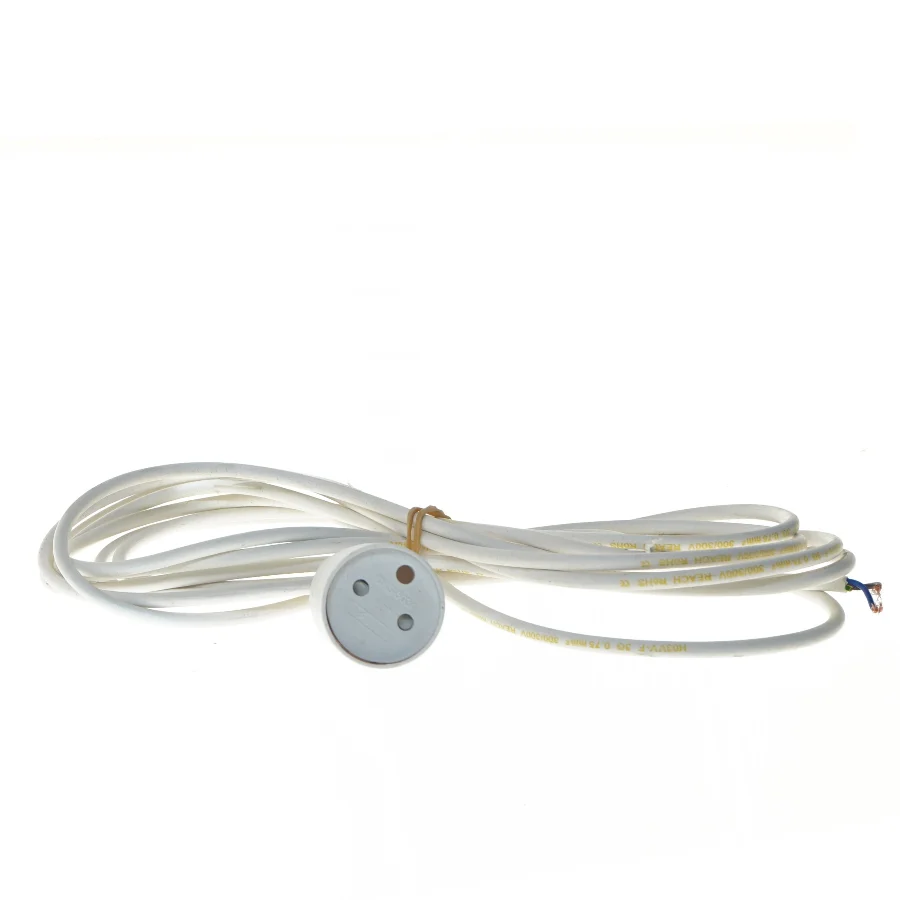 Langt hvidt elektrisk kabel med fatning (str. ca 420 cm)