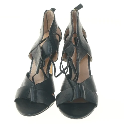 Sort stiletter med snørebånd fra H&M (str. 40 )