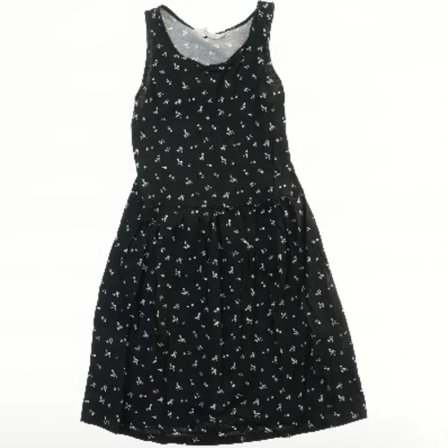 Sommerkjole med blomsterprint fra H&M (str. 134)