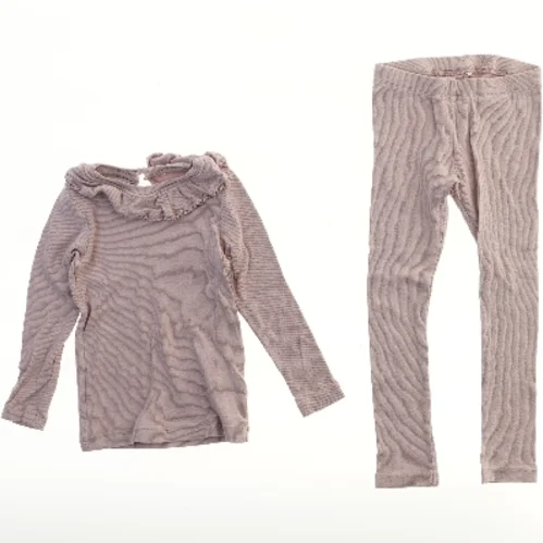 Ribbet bluse og leggings sæt med flæser fra Name It (str. 104)