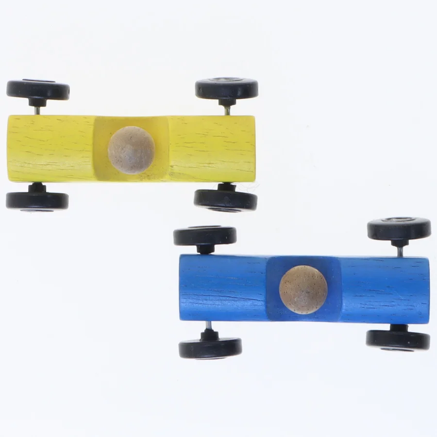 Trælegetøjsbiler, sæt af 2 (str. 2 stk 6 cm)