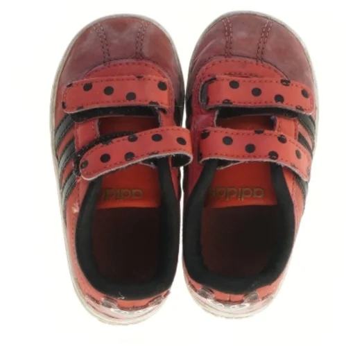 Adidas røde sneakers med mariehøne, str. 21 fra Adidas (str. 21 )
