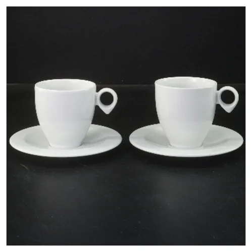 Kaffekopper med underkopper fra Figgjo (str. 2 styk, ø 8 og 13,5 cm)
