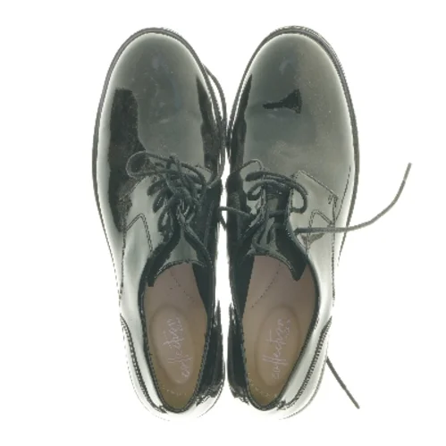 Sort klassisk sko fra Clanks (str. 42 )