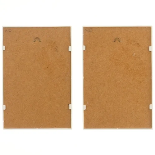 2 små billeder med ramme, pige og dreng illustrationer (str. 2 stk 15,5x10,5 cm)