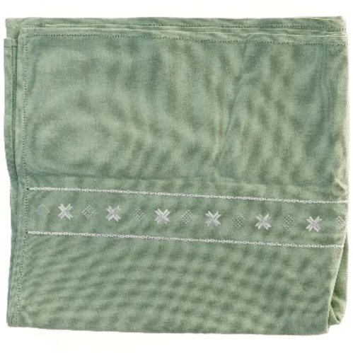 Grøn bordløber med broderet mønster 140x65 cm (str. 140x65 cm)