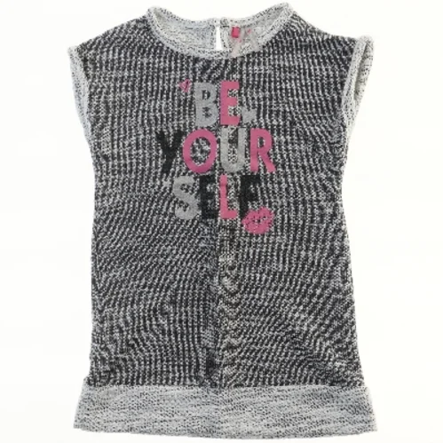 Børnebluse med tekst fra Orchestra (str. 104)