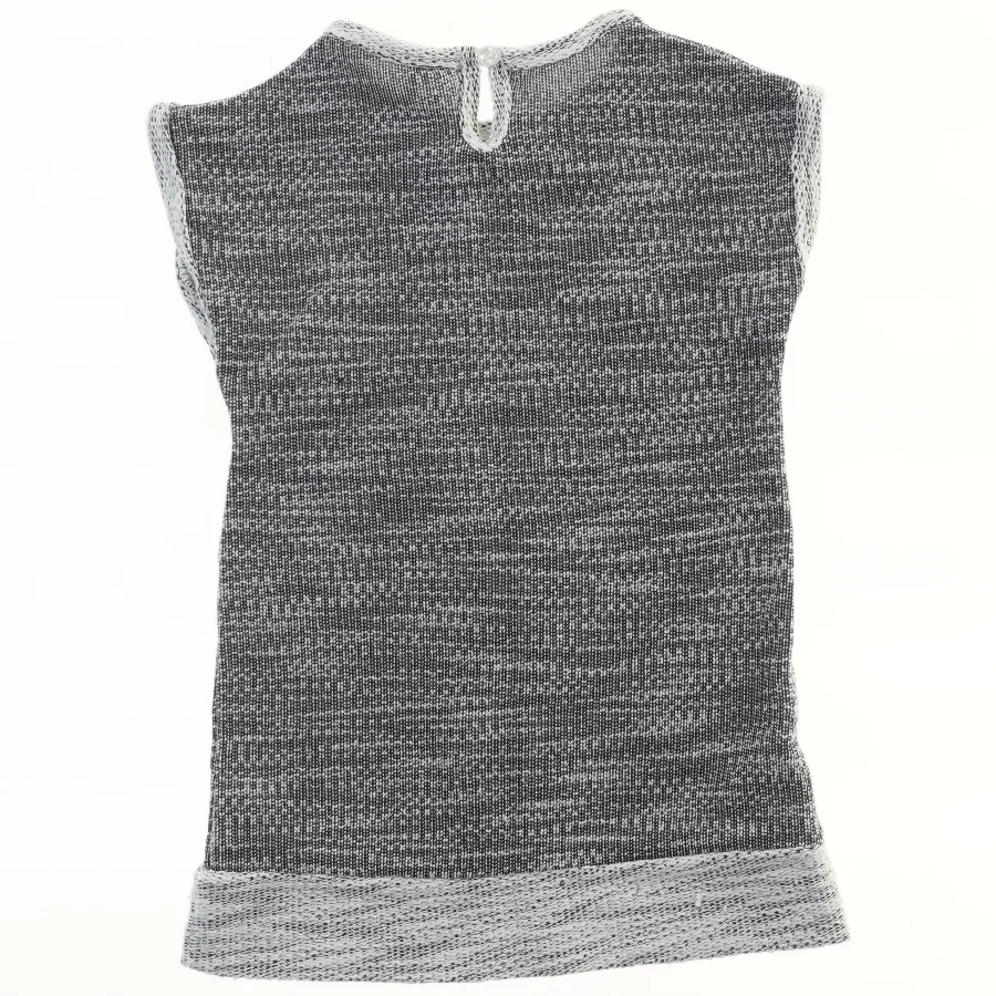 Børnebluse med tekst fra Orchestra (str. 104)