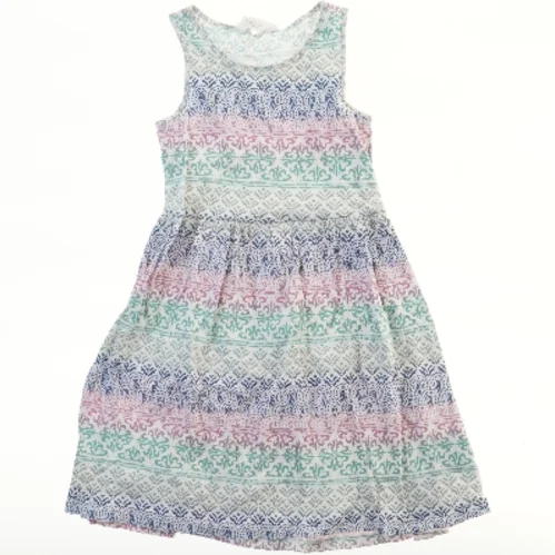 Ærmeløs kjole med mønster fra H&M (str. 134)