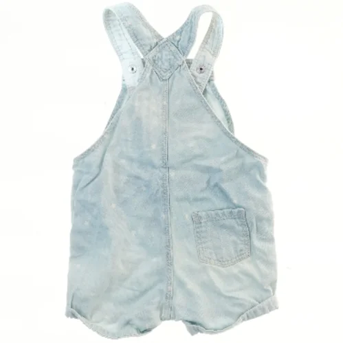 Lyseblå denim overalls til børn fra H&M (str. 74)