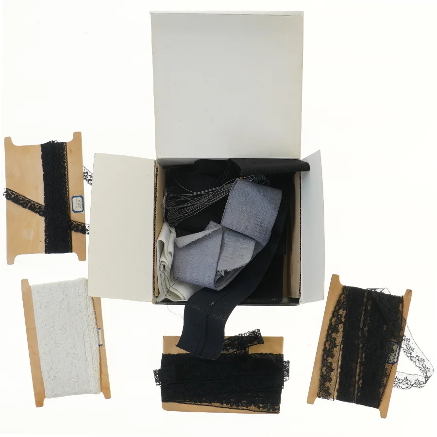 Bohemia krystal kasse med bånd fra Bohemia (str. 22x22 cm)