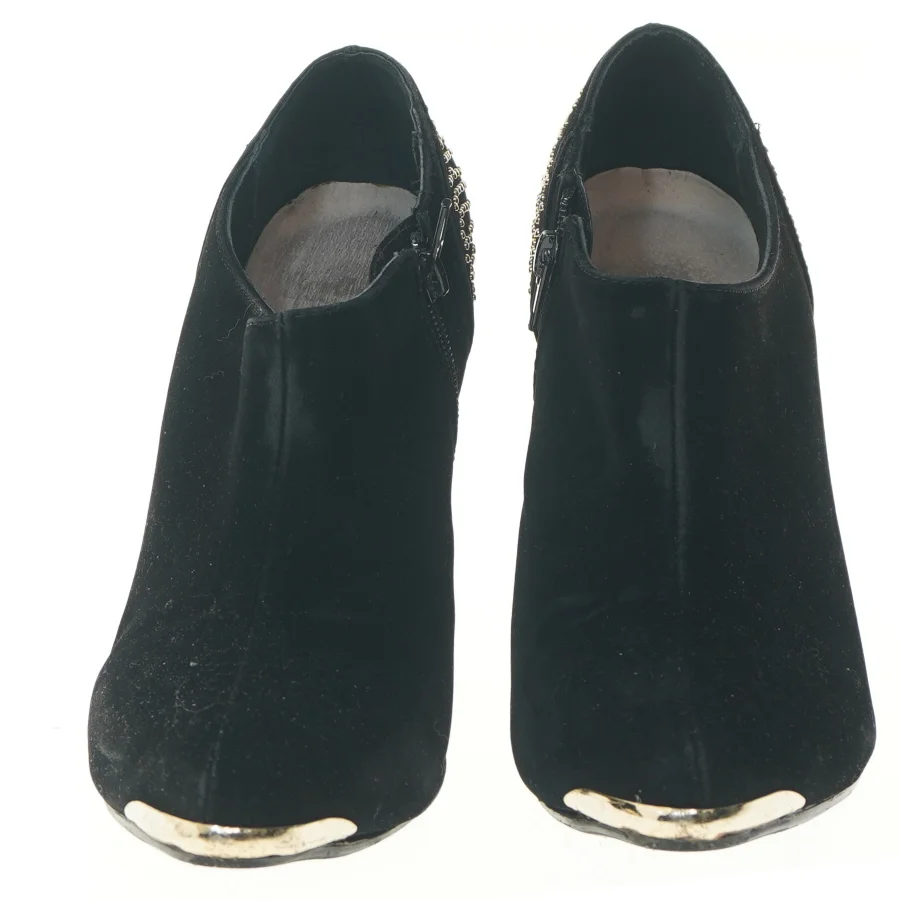 Støvletter med nitter (str. 37-38 )