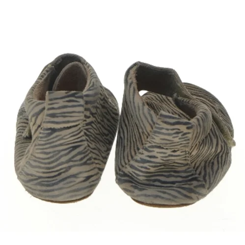 Børnesko med zebra mønster fra En Fant (str. 26 )