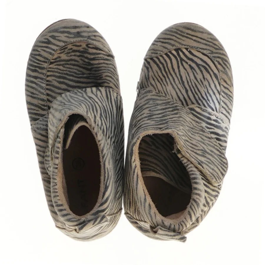 Børnesko med zebra mønster fra En Fant (str. 26 )