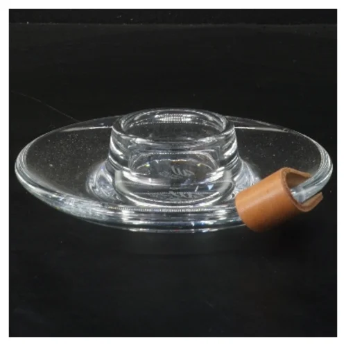 Glasfyrfadsstage med læderdetalje fra Holmegaard (str. Ø 17 cm)