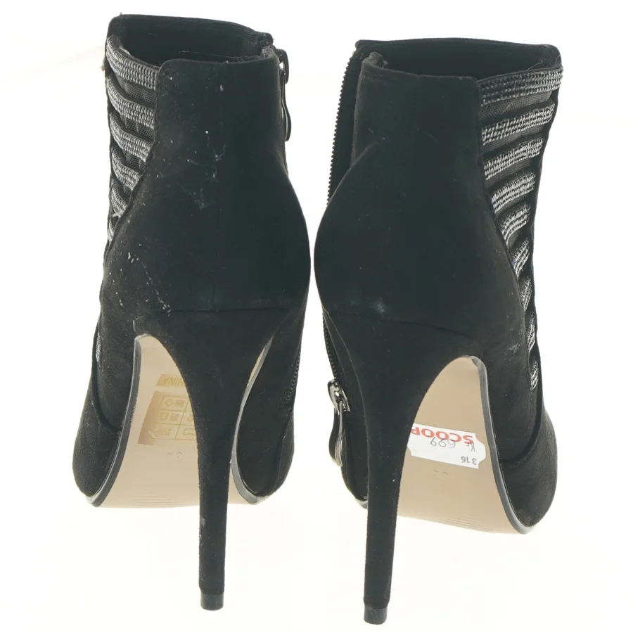 Sort ankelstøvler med hæl fra Coop (str. 39 )