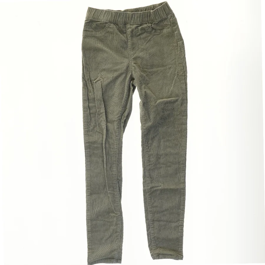 Bukser i fløjl fra H&M (str. 140)