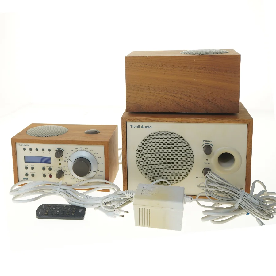 Tivoli Audio Model DAB radio med subwoofer fra Tivoli Audio (str. 24x16,5x16 cm)