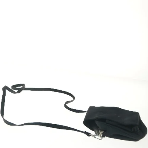 Sort skuldertaske (str. 18x17 cm)