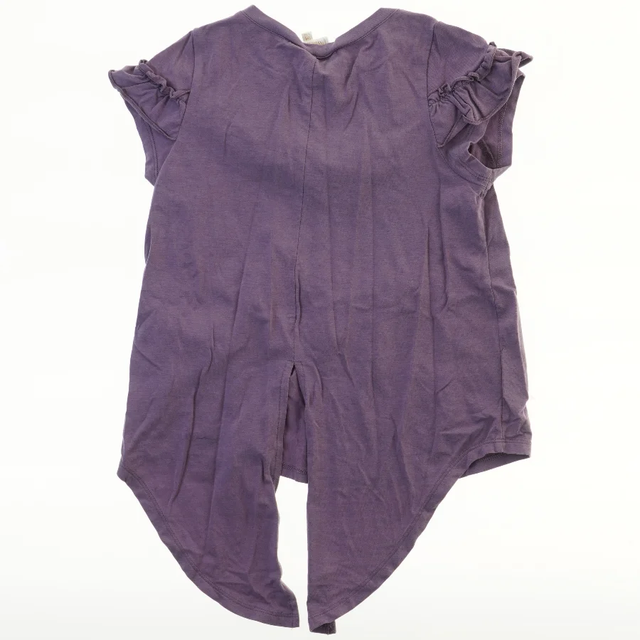 Børnebluse med flæser fra Pomp de Lux (str. 134)