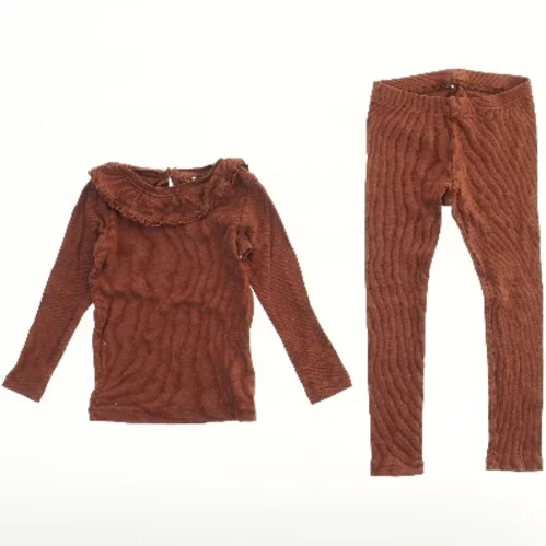 Brunt ribbet sæt med bluse og leggings fra Name It fra Name It (str. 104)