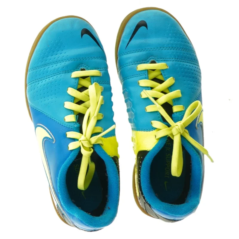 Sko fra Nike (str. 22 cm)