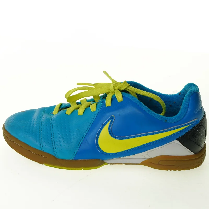 Sko fra Nike (str. 22 cm)