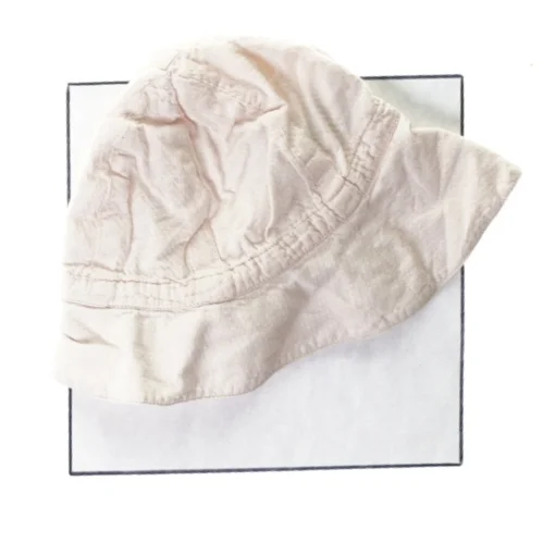 Solhat bøllehat fra Wheat (str. 48)