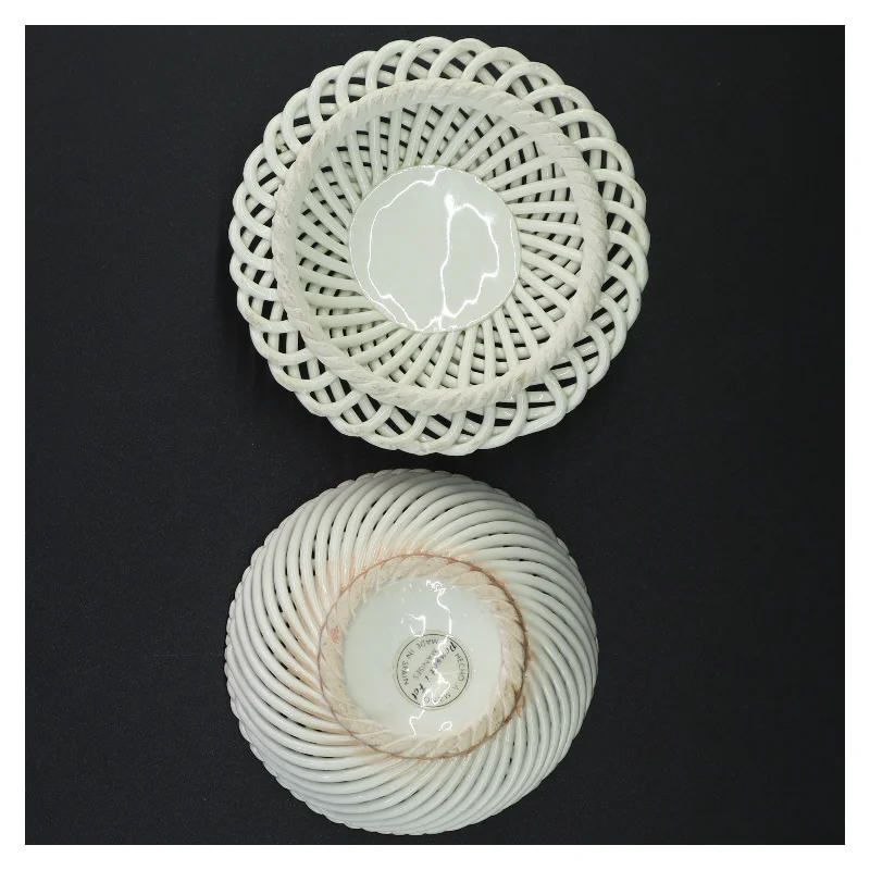 Flettet porcelænskurv med rosenmotiv