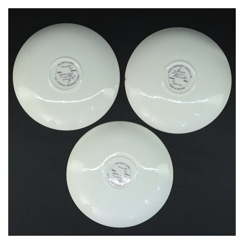 Porcelænskopper og -tallerkener med dekoration fra Irma (str. Underkop 17,5 x 2 cm kop 15 x 11,5 x 7,5 cm)