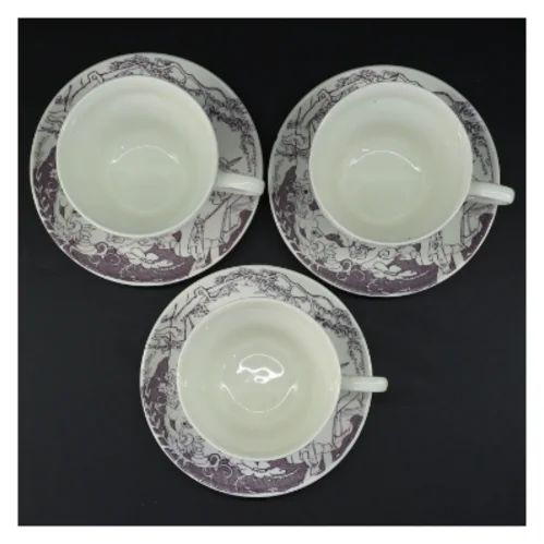 Porcelænskopper og -tallerkener med dekoration fra Irma (str. Underkop 17,5 x 2 cm kop 15 x 11,5 x 7,5 cm)