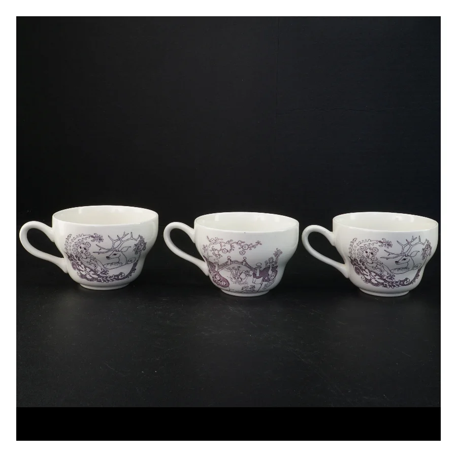 Porcelænskopper og -tallerkener med dekoration fra Irma (str. Underkop 17,5 x 2 cm kop 15 x 11,5 x 7,5 cm)