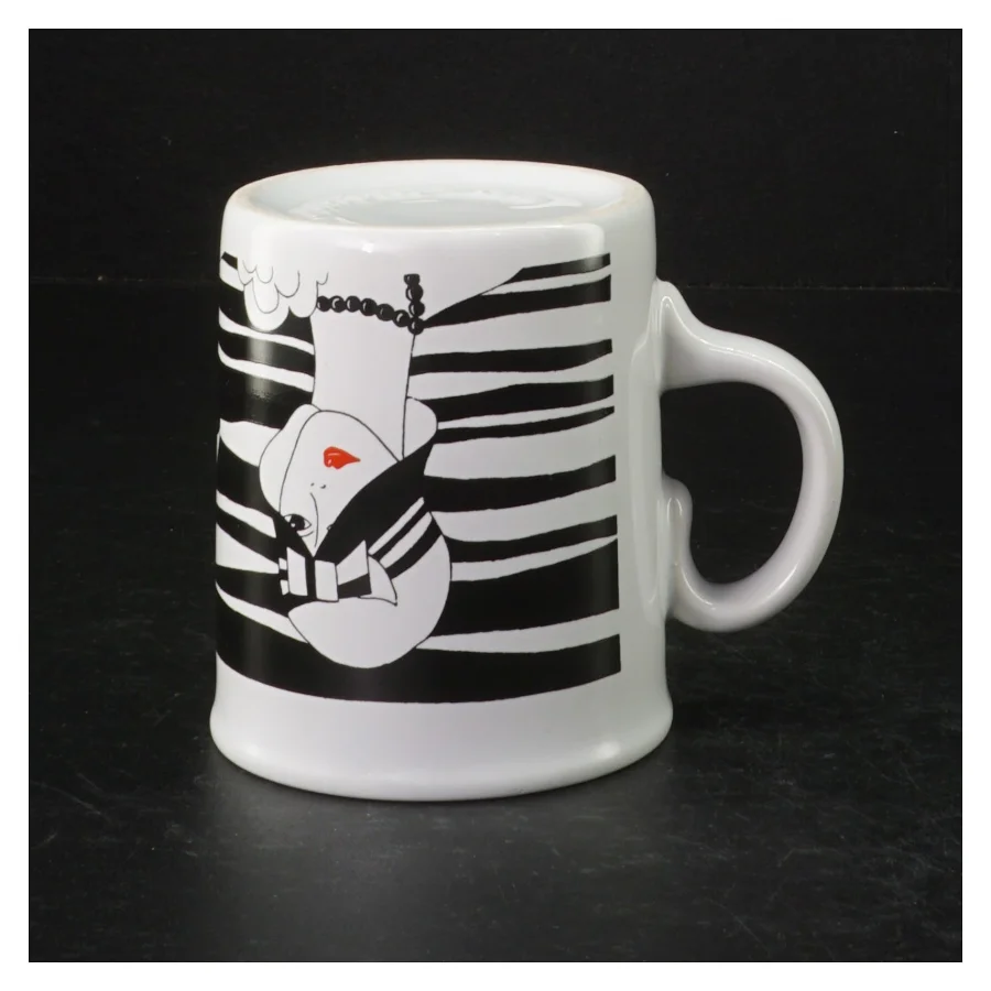 Porcelænskrus med grafisk design (str. H. 9,5 cm)