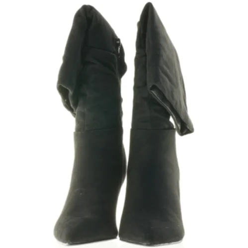 Sorte støvler med hæl (str. 39)