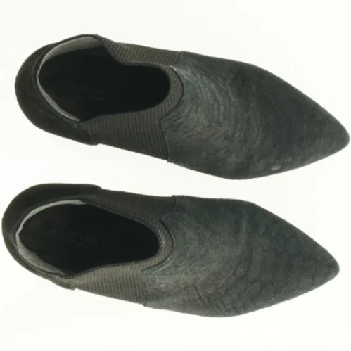 Sorte stilethæle fra Gardenia (str. 38)