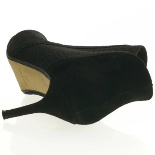 Sorte stilethæle fra Gardenia (str. 38)