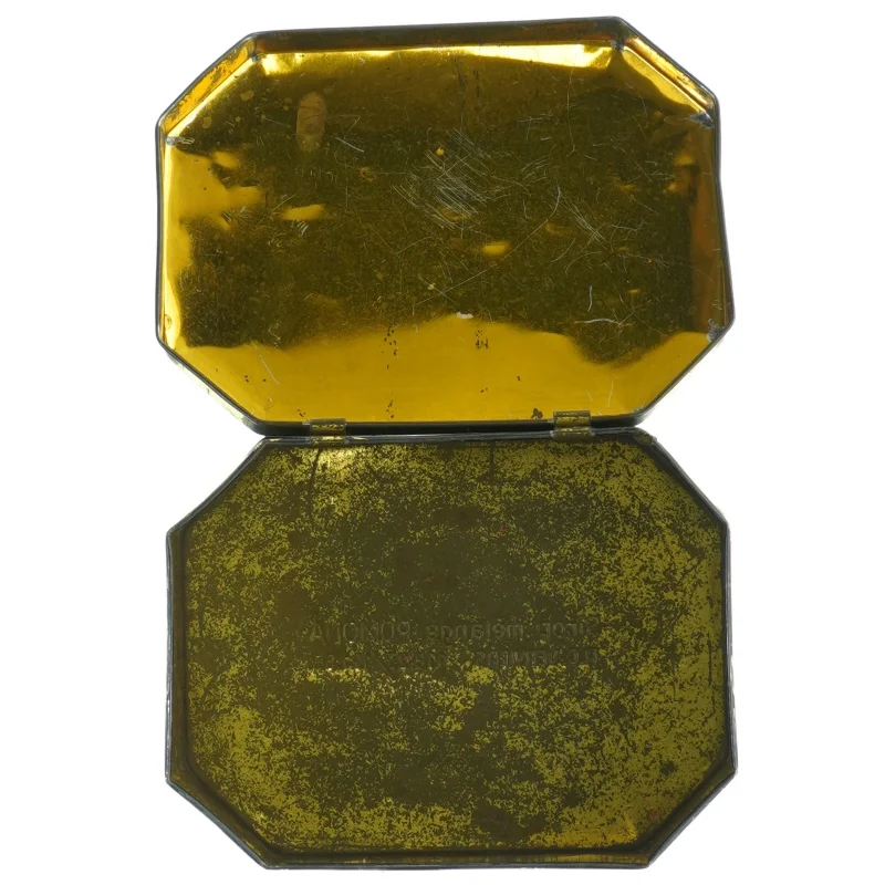 Gammel metaldåse (str. 13 x 10 x 5 cm)