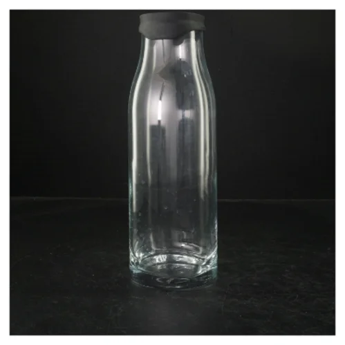 Glasflaske med låg fra Menu (str. 28x9 cm)