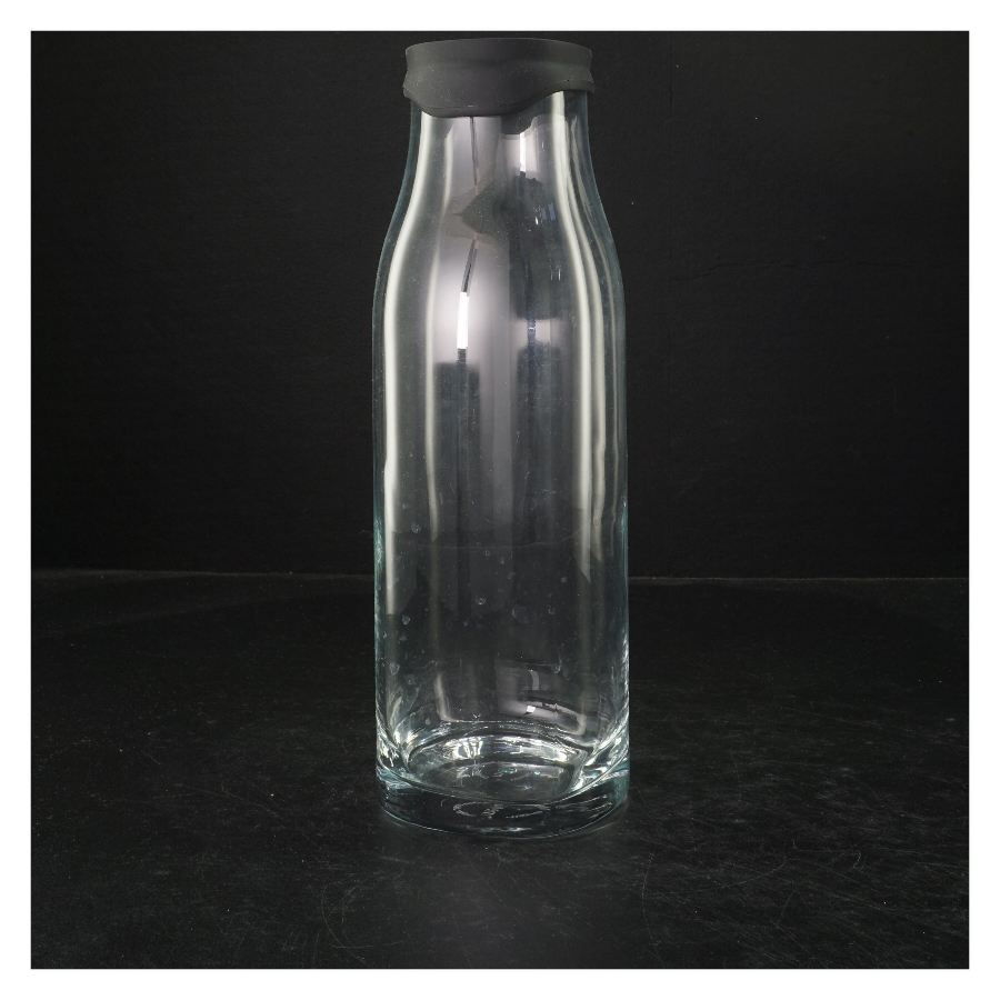 Glasflaske med låg fra Menu (str. 28x9 cm)