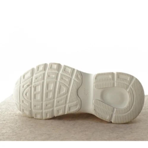 Sneakers fra H&M (str. 36)