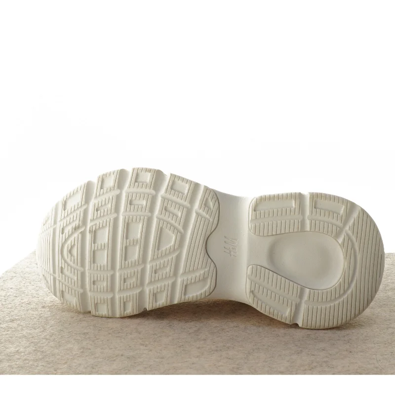 Sneakers fra H&M (str. 36)