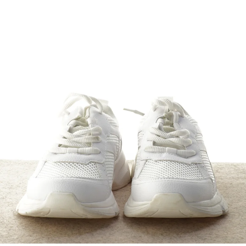 Sneakers fra H&M (str. 36)