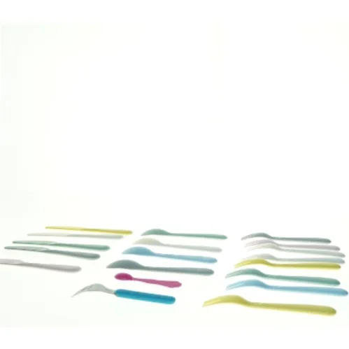 Pastelfarvede plastbestik fra ikea(str. 16 x 3 cm)